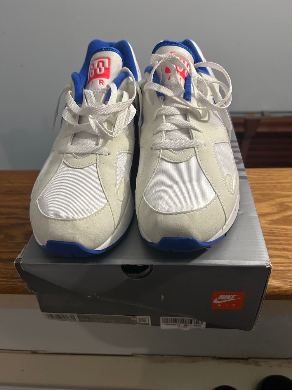 Nike White and Blue Men's Retro Runner Sneakers